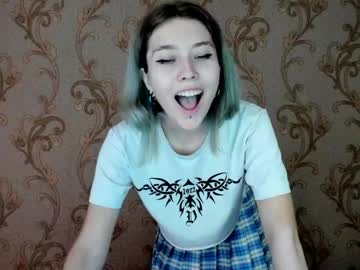 girl
        yuinika_ cam image #4715103