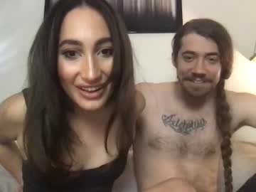couple
        magiccarpetride69 cam image #2125888