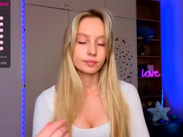girl
        callme_star cam image #1589410