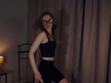 girl
        rowenacroyle cam image #6130965