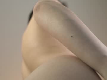 girl
        whisper_of_love cam image #5890591