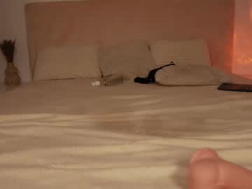 girl
        funny_to_see_you_here cam image #6130314