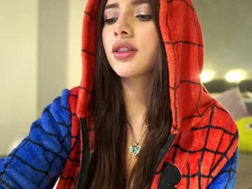 girl
        nina_mon cam image #3261662