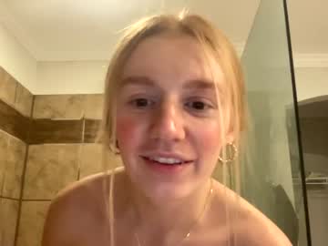 girl
        kaybrookee cam image #1156277