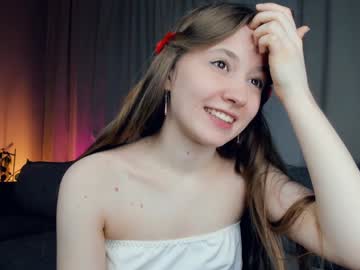 girl
        kati_more cam image #4349068