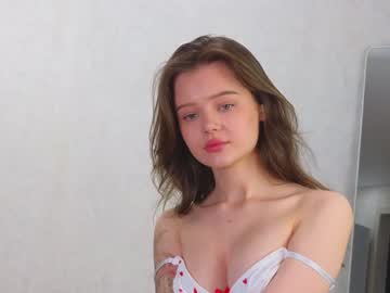 girl
        itwasinsimpsons cam image #3759761