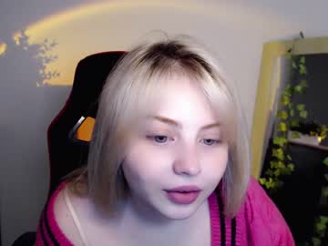 girl
        shy_blondiee cam image #910426