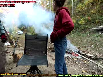 couple
        honeyand_thebear cam image #67774