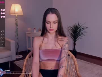 girl
        erinwils cam image #3241073