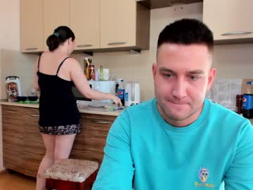 couple
        mistress_angie_ cam image #301761