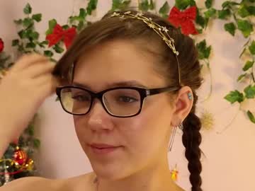 girl
        teresabriggs cam image #3016902