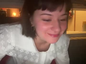 girl
        olive__nextdoor cam image #1717490