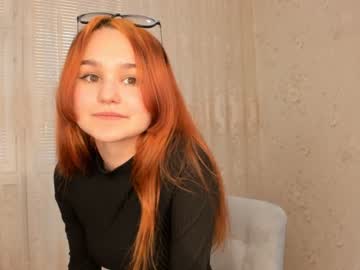 girl
        emilydyer cam image #1533632
