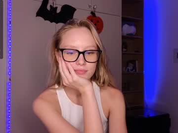 girl
        callme_star cam image #2610947