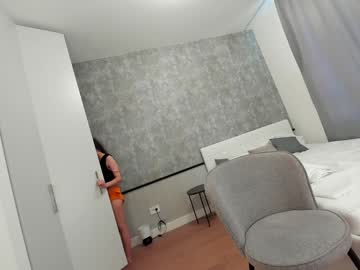 girl
        ehotlovea cam image #6665590