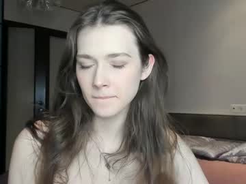 girl
        willa_williams cam image #447300