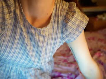 girl
        ellaa91 cam image #197367