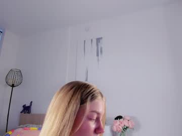 girl
        katysha_ cam image #6840631