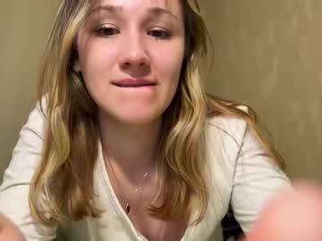 girl
        versace_gold__ cam image #1586789