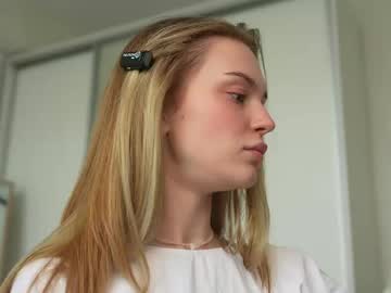 girl
        cyberheart_ cam image #6488001