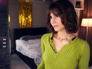 girl
        odettehatt cam image #6253112
