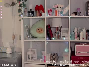 girl
        mia_milagros cam image #242115