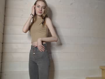 girl
        princess__aurora cam image #821782
