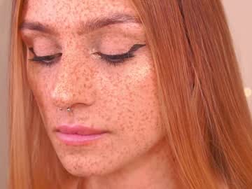 girl
        artease cam image #361708