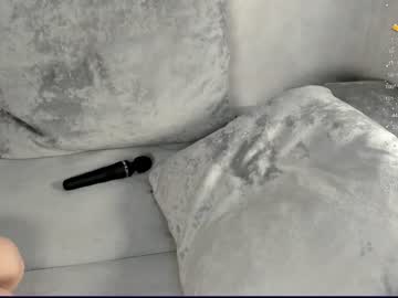 girl
        lovelykayle cam image #3280429