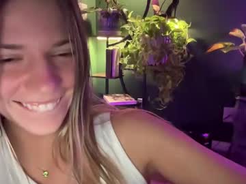girl
        oliviahansleyy cam image #5912040