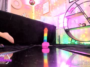 girl
        milf_lacey cam image #189676