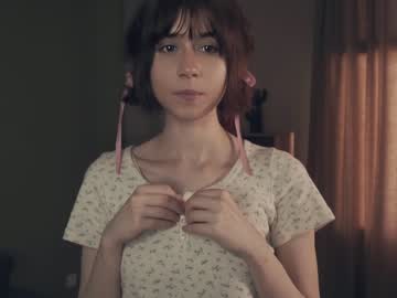 girl
        meghanash cam image #4025503