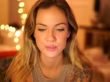 girl
        melodymate cam image #4477842