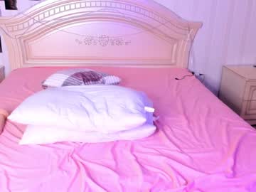 girl
        fferal_berry cam image #1029986