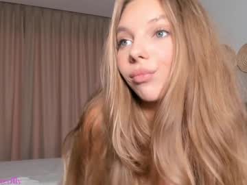 girl
        justacuddlie cam image #4841951