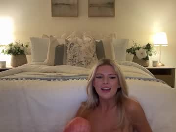 girl
        mishapalmer cam image #6639261