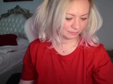girl
        kiradivine cam image #6560672