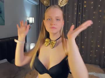 girl
        may_wow cam image #3127677