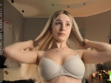 girl
        margarethowell cam image #5919676