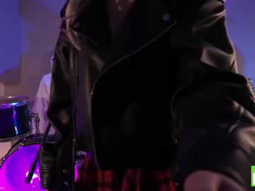 girl
        margarethowell cam image #5642076