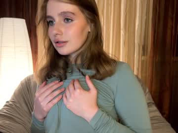 girl
        cute_siberian_girl cam image #3350264
