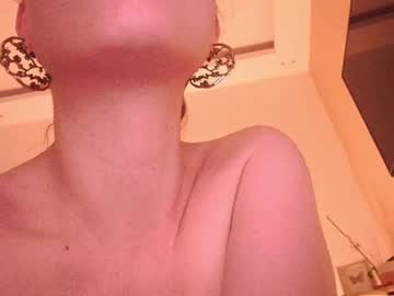 girl
        lilamytee1 cam image #4946224