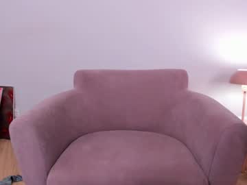 girl
        meowlina cam image #3928928
