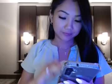 girl
        london_tipton cam image #2528017