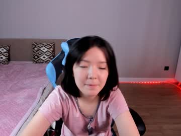 girl
        min_gun cam image #3065487