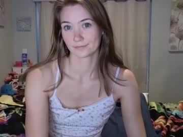 girl
        katynowhere cam image #4776454