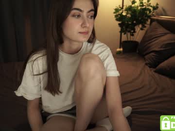 girl
        tessarosse_ cam image #1690919