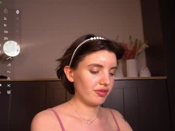 girl
        sunny_flora_ cam image #5669608