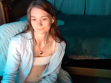 girl
        katynowhere cam image #6608516