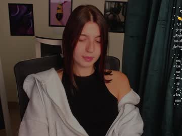 girl
        stacy_cy cam image #5130456